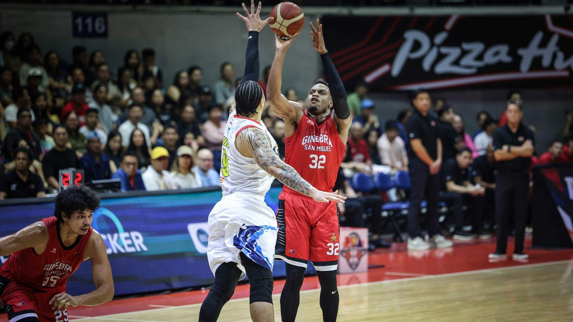 PBA: Justin Brownlee waxes hot, drops 40 points as Ginebra drubs Rain or Shine